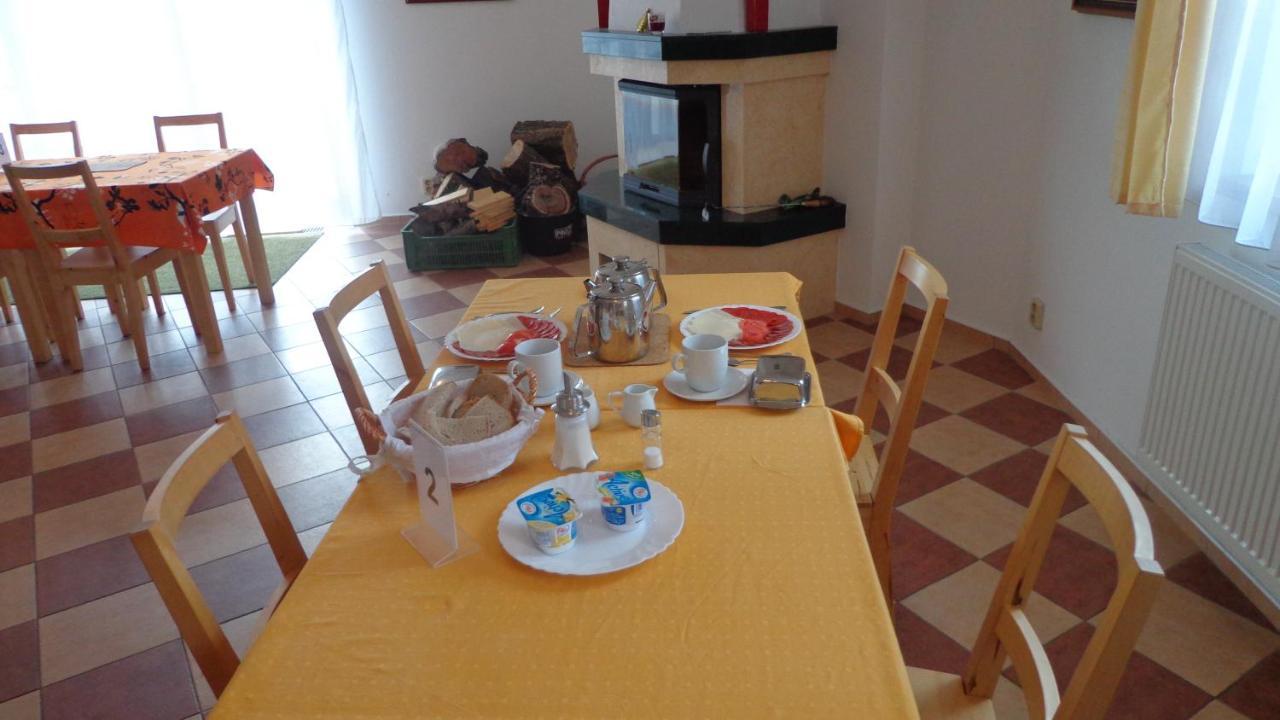 Pension Camp Prager Екстер'єр фото